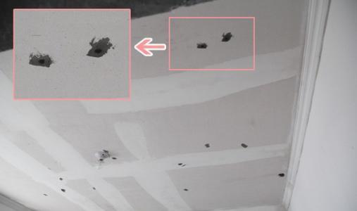 新房，住不到2年，阳台、客厅吊顶出现很多“褐色小点”，真后悔