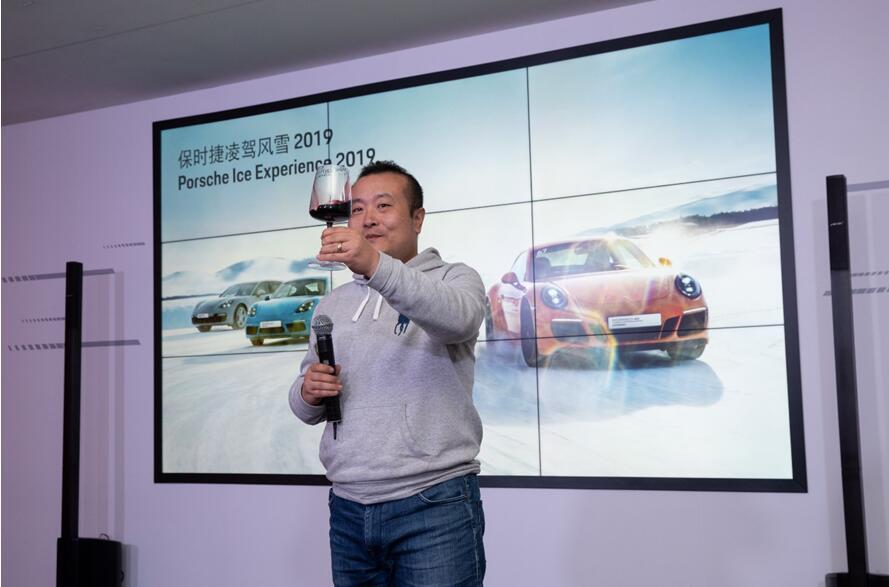 保时捷911turbos漂移,保时捷panamera雪地模式怎么开