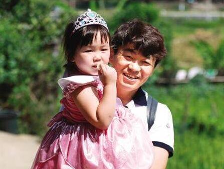 撤侨令下，王宝强董卿将骨肉分离？白岩松无辜躺枪