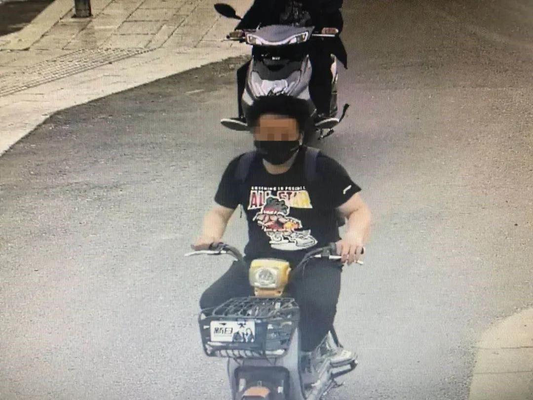 抓到了!扬州一男子对四名女性“裸露*体下**”!