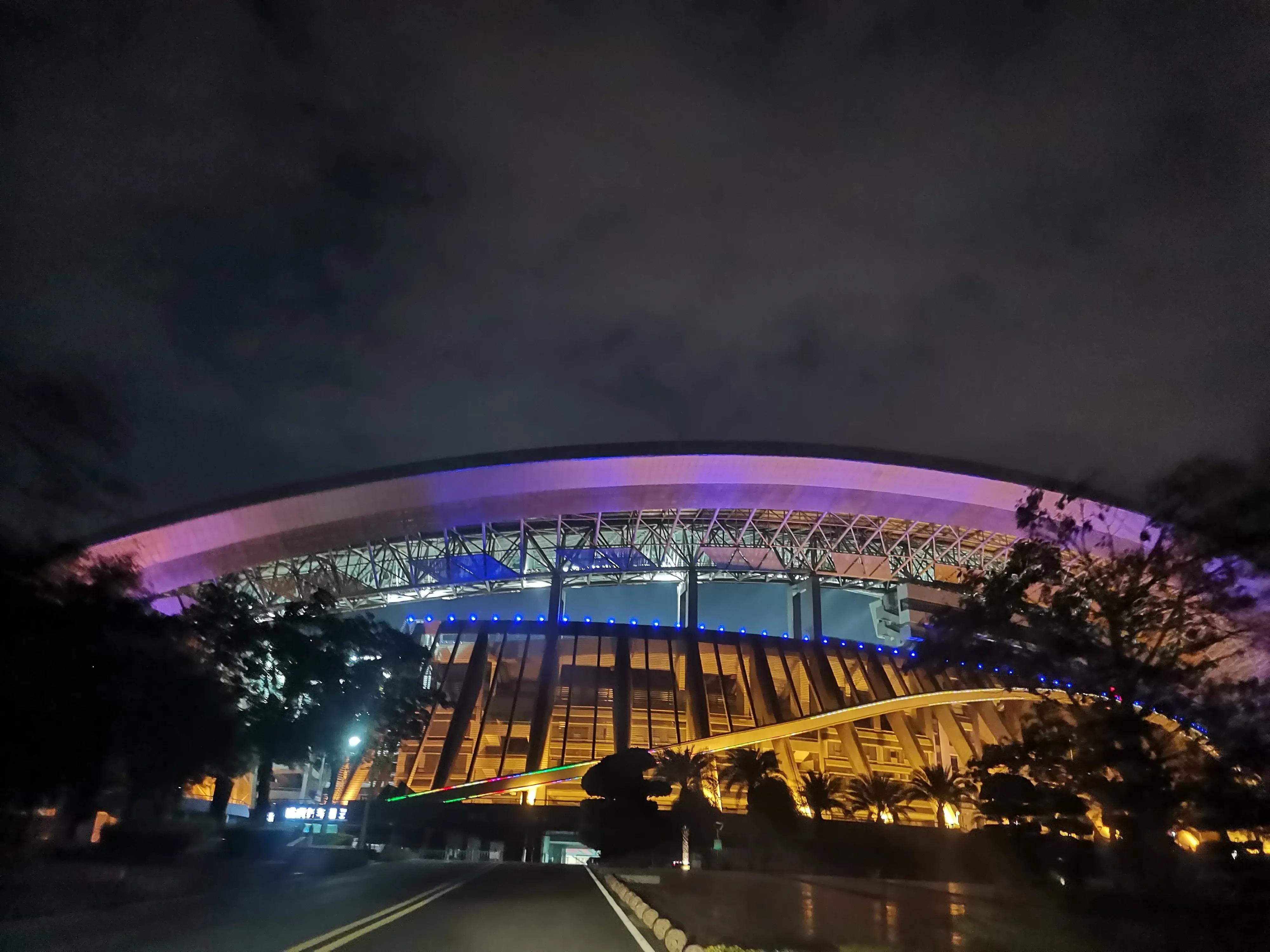 广西体育中心1号足球训练场,南宁足球体育训练基地