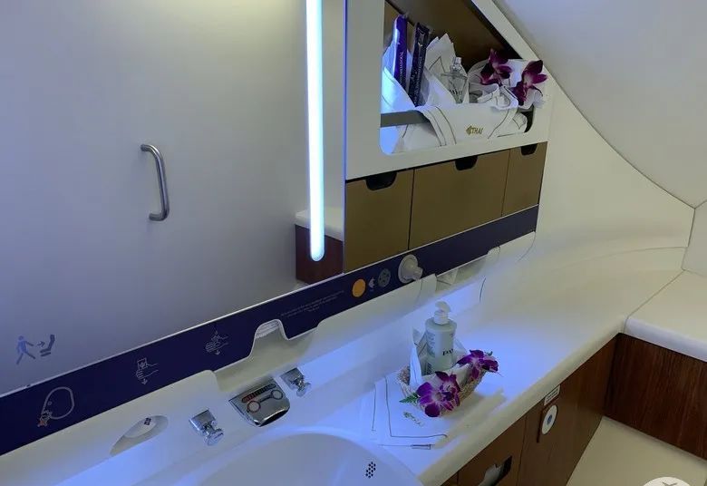 泰国航空787商务舱,疫情之下的海南航空