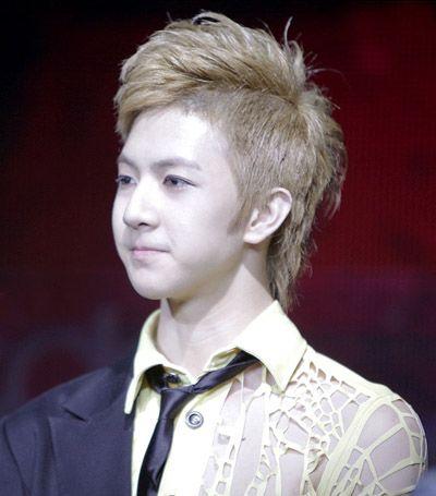 干净帅气阳光大男孩发型,阳光男孩帅气发型