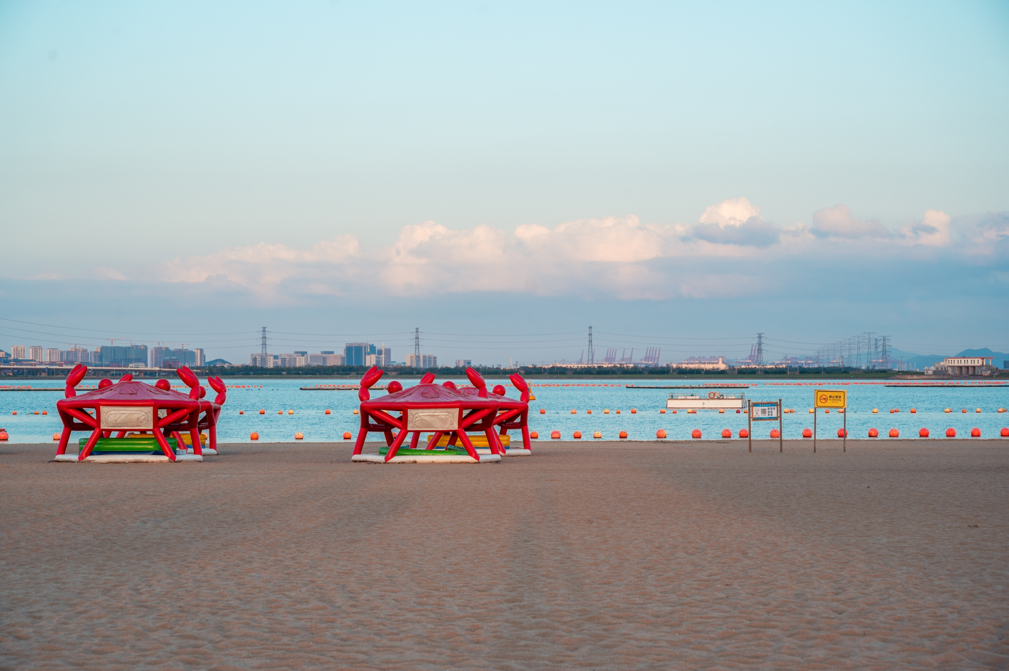 宁波附近有山有海有沙滩的地方,浙江省宁波市海边有沙滩吗