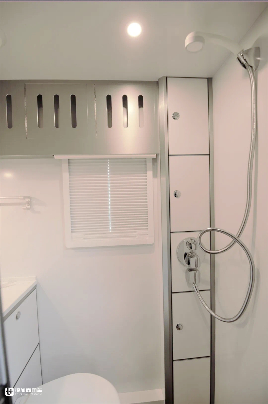 东风越野房车2021款乌尼莫克u5000,全时四驱乌尼莫克越野房车