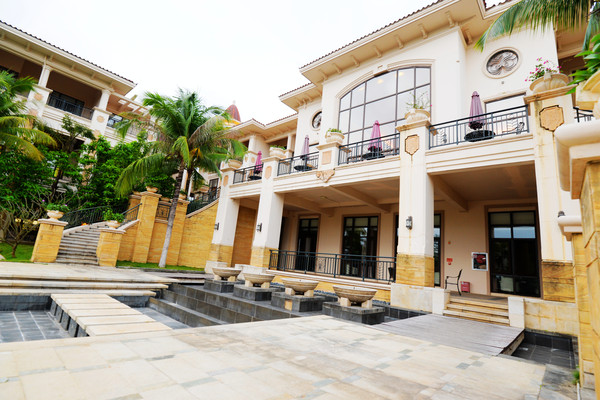 幸亏我来了再不来素材就没了,海南月亮湾的夜晚