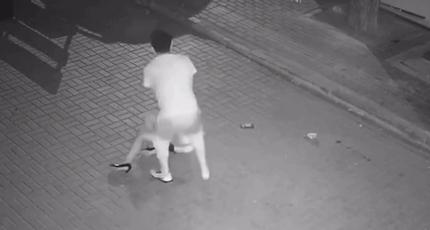 女主播被“外卖员”*暴强**，骇人细节曝光：那些恐怖故事，都是真的