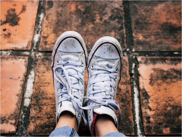 再脏都有解！3个清洁方法让小白鞋起死回生