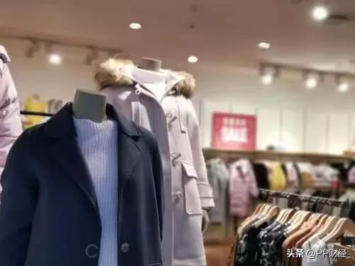 半年亏损5亿的服装店,半年亏5亿关店超2000家