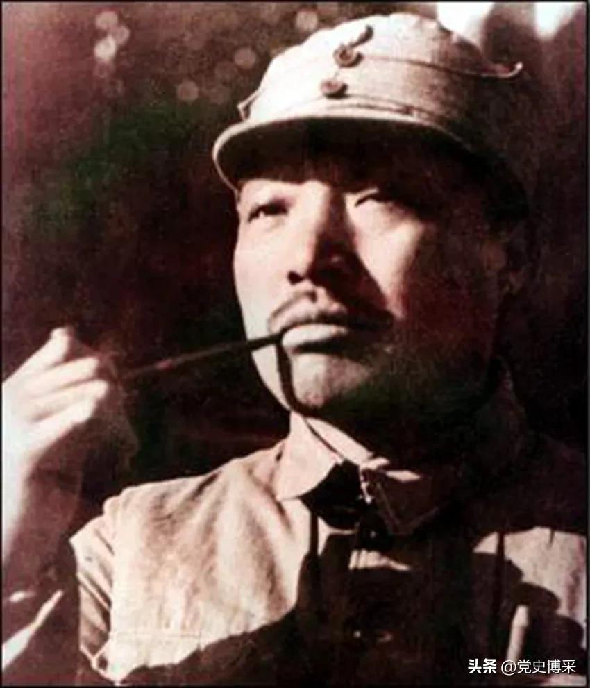 周恩来审阅南昌起义领导人排名时，将贺龙的名字排在了*德朱**之前