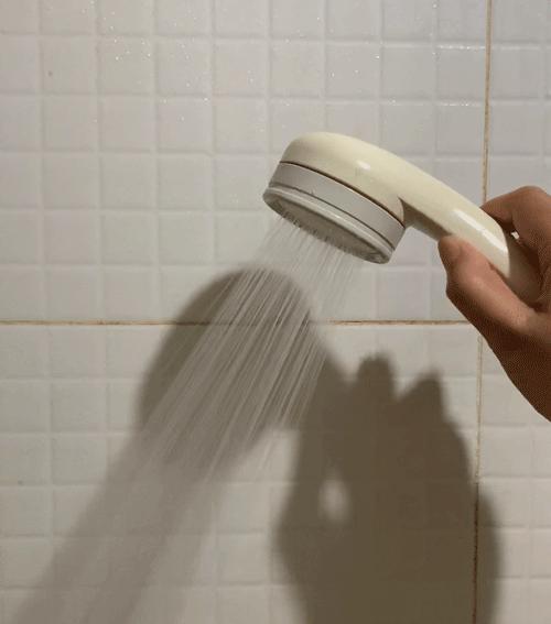 只花100块买的花洒，比依萍借钱那天的雨还大