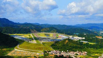 楂樻牎瀛︾敓鐪间腑鐨勫叡闈掑洟,楂樻牎鐢熺溂涓殑鏃朵唬鍙樿縼