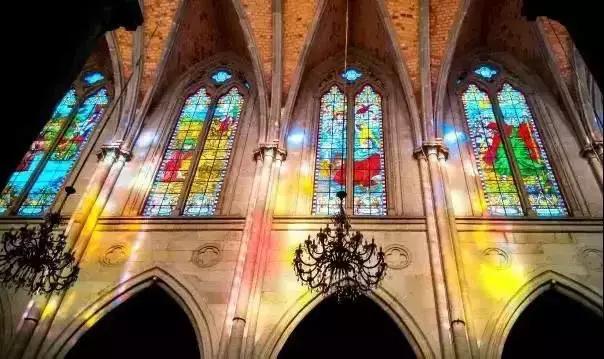 何必到法国，广州有座石头做的“巴黎圣母院”，不只是信徒的天堂