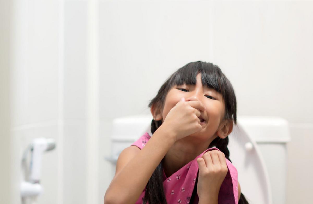 孩子每天在幼儿园憋大便,幼儿大便特别的粗大排便困难