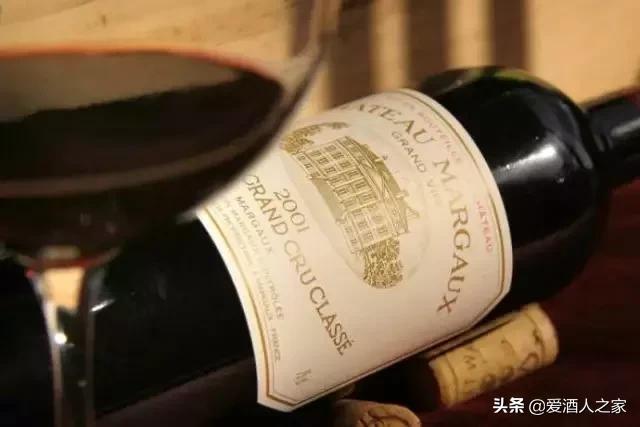 品酒师到处骗酒喝视频,一招教你识别罐装酒和进口酒