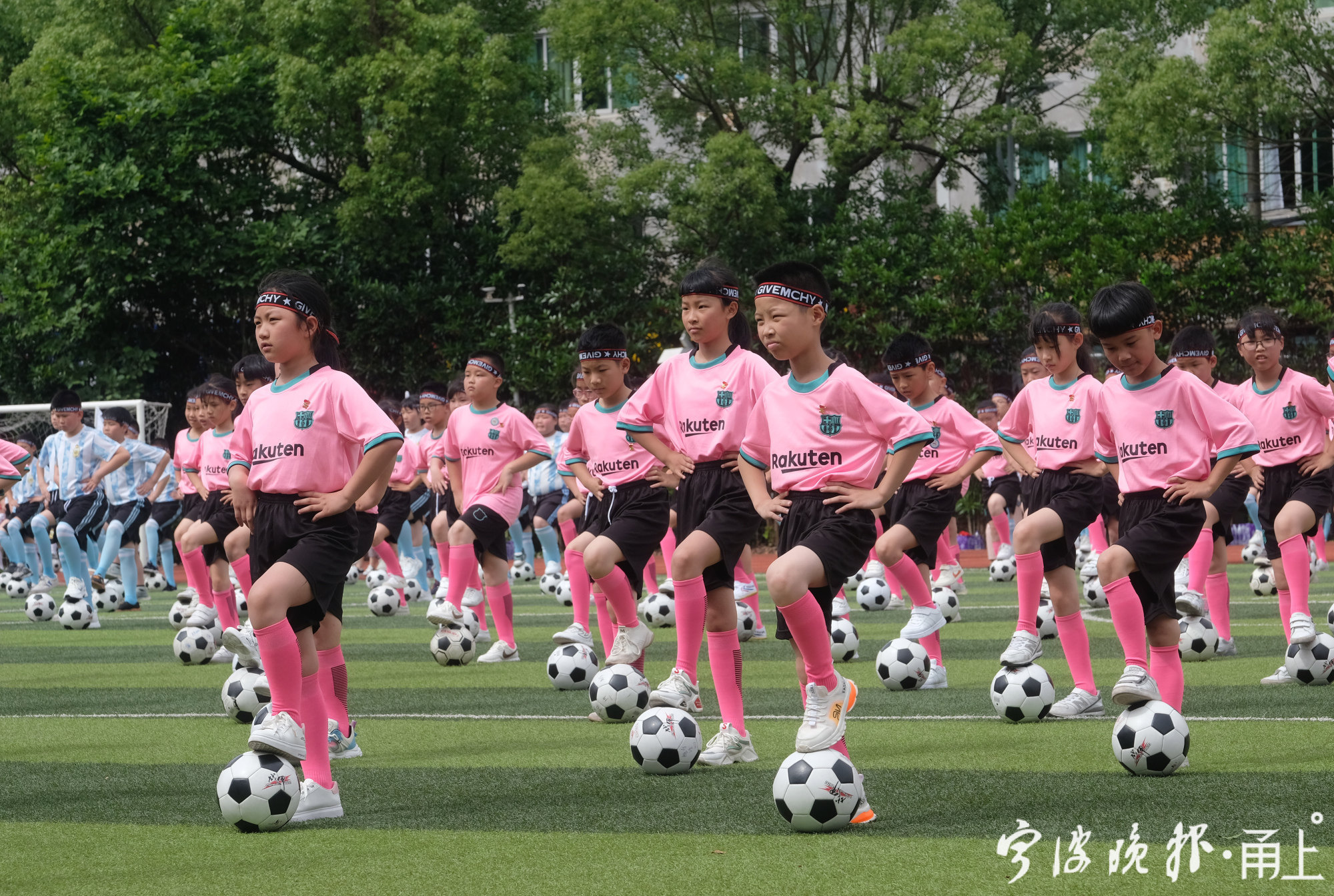 朱广沪和上海足球队,朱广沪青岛足球