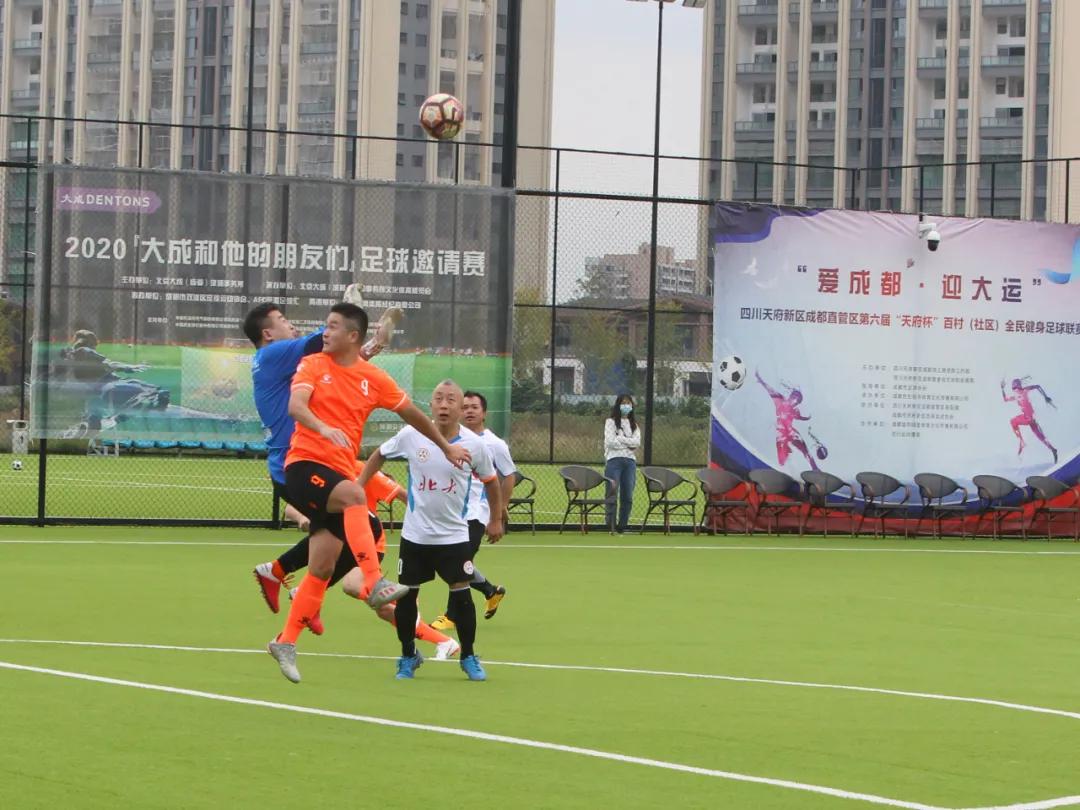 足球赛激烈角逐,一场足球比赛点面结合