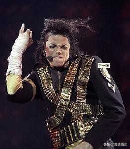 迈克尔杰克逊一生中的脸部变化,迈克尔杰克逊经典背后的故事