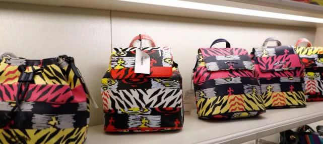 奥莱名品折扣店是正品吗,奥莱国际购物中心大牌专柜在哪