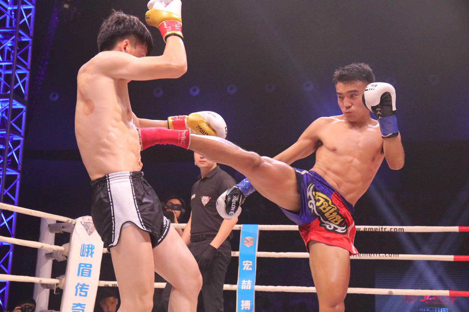 中国泰拳第一人韩飞龙,蒲东东vs韩飞龙