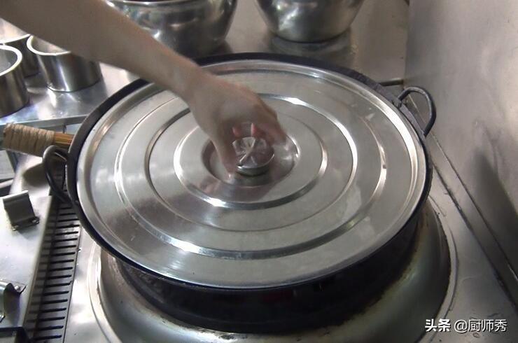 虎皮鸡爪如何做到脱骨而不烂,虎皮脱骨鸡爪的正宗做法