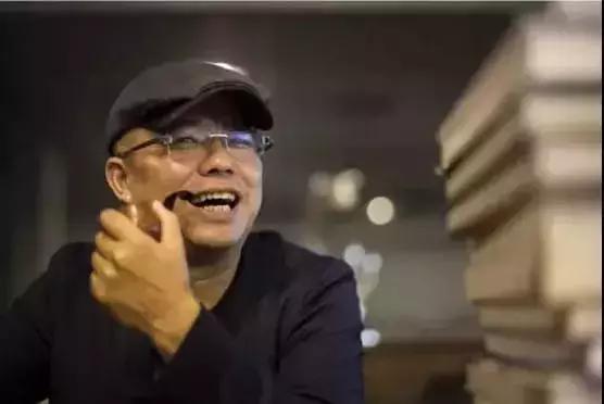 49岁大叔建石头房,50岁大叔花了2800娶个媳妇