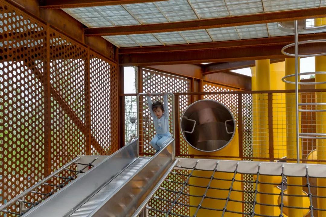 矿坑改造最美公园,矿坑改造湿地公园视频