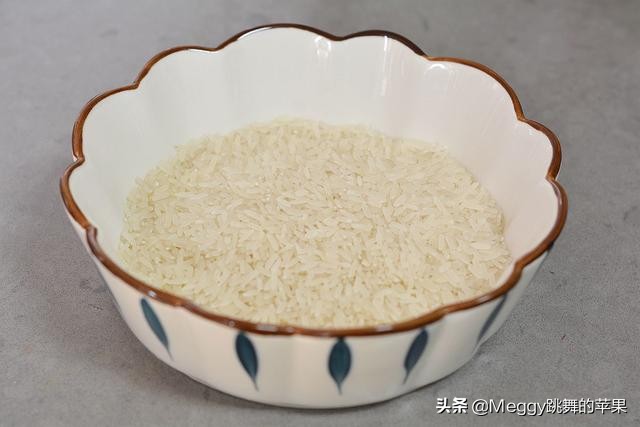 有涂层的锅要不要开锅?简单几步,熬一锅好粥,自带甜味养胃暖身