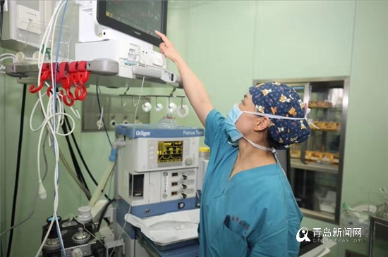 青岛救人女医生,青岛女医生救人视频
