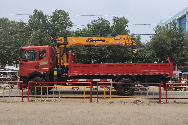 随车吊与吊车哪个好找活,随车吊一年车卖掉亏多少钱