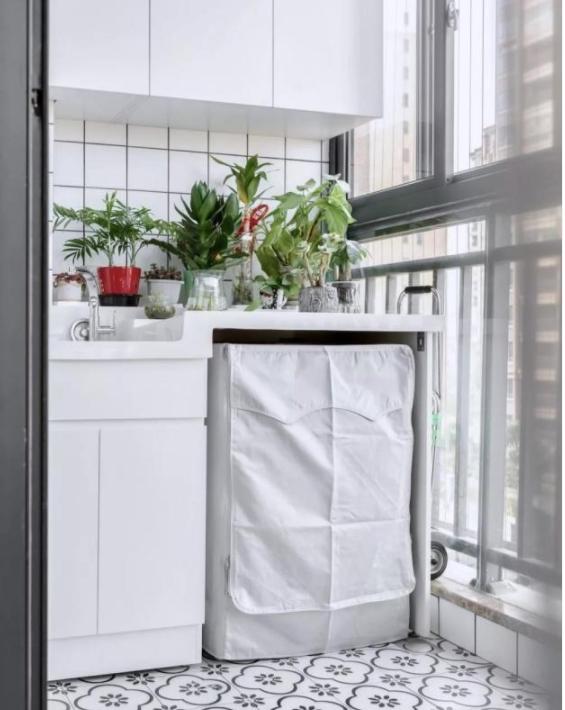 卧室进门正对一堵墙怎么利用,100平婚房布置