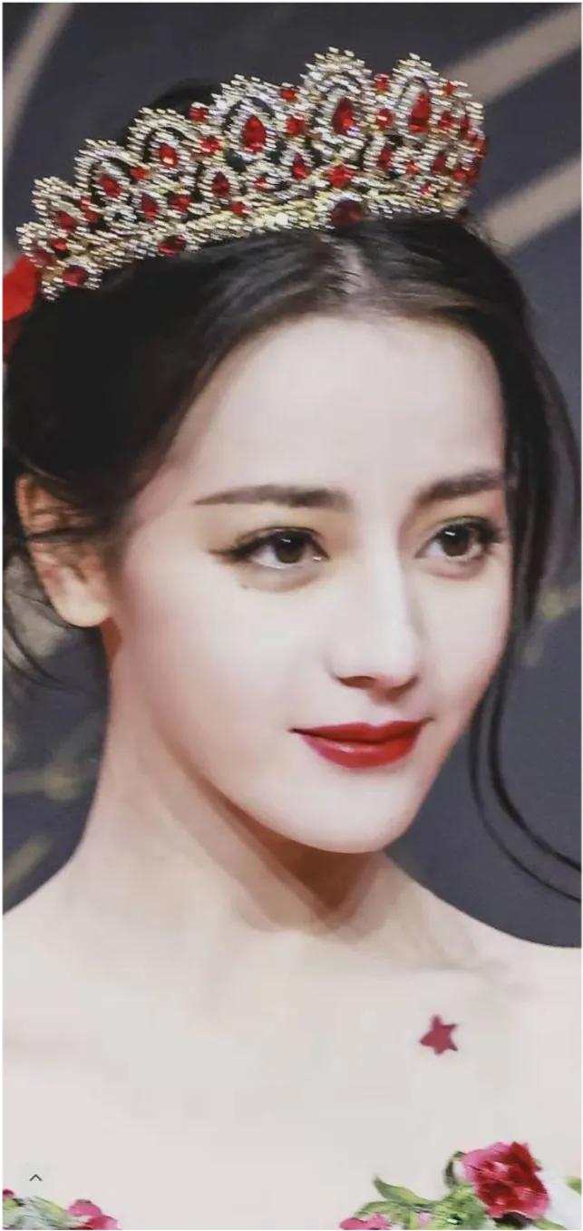 可爱又萌的迪丽热巴,高颜值身材好的迪丽热巴