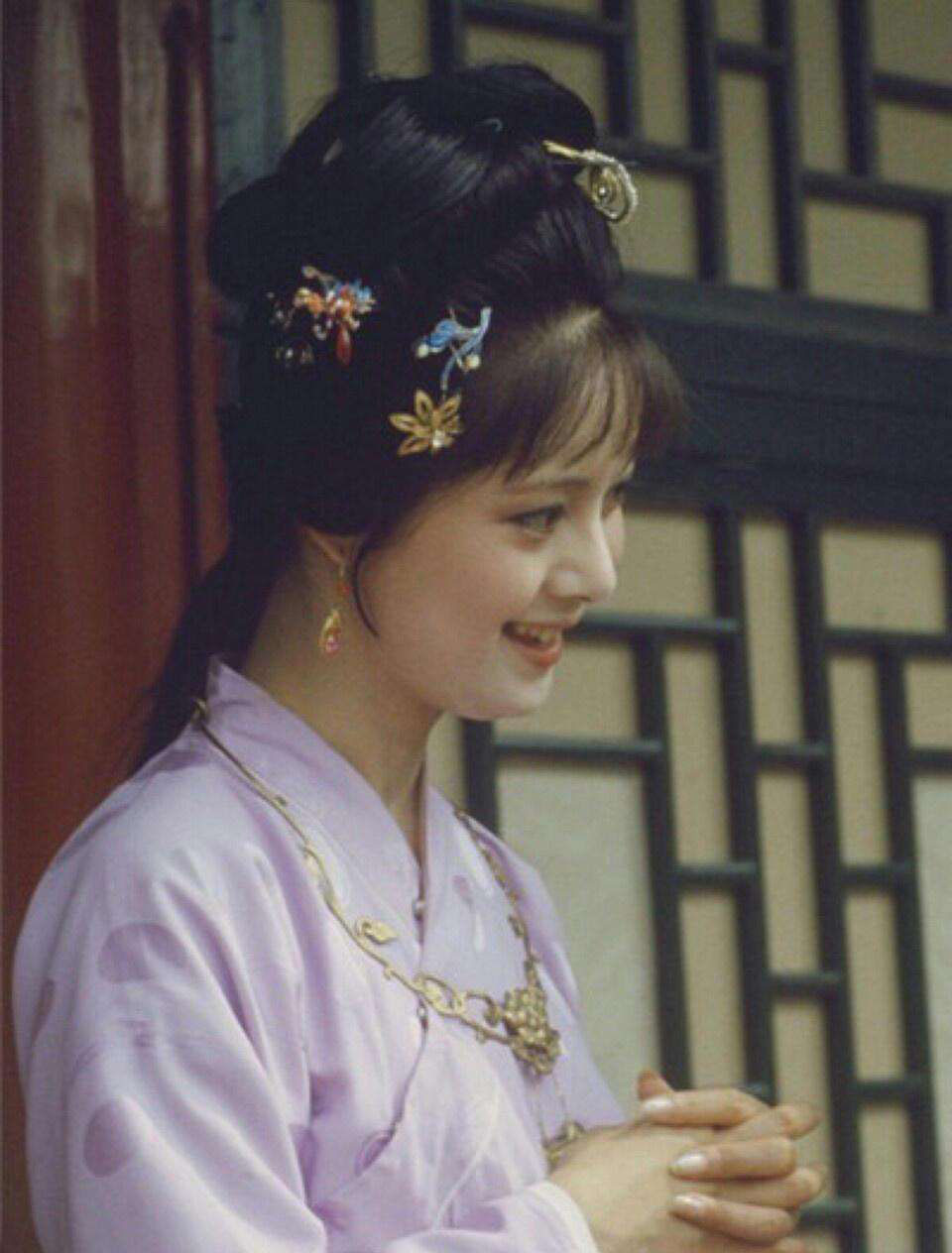 红楼梦中对薛宝钗的人物综述,细说红楼梦薛宝钗的前世今生