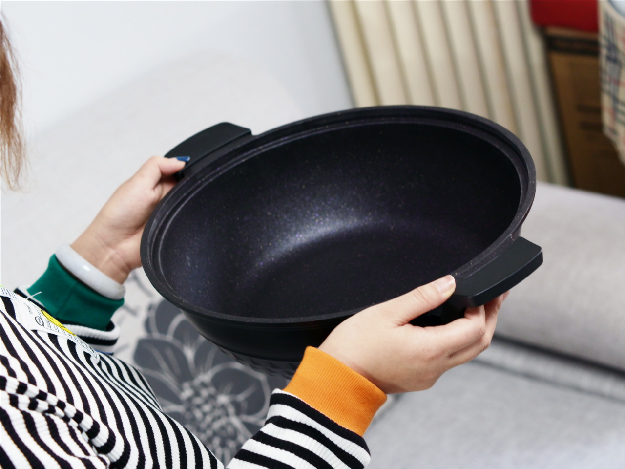 英国帝伯朗灵感系列紫钻钛金多用锅让居家烹饪变的快乐起来