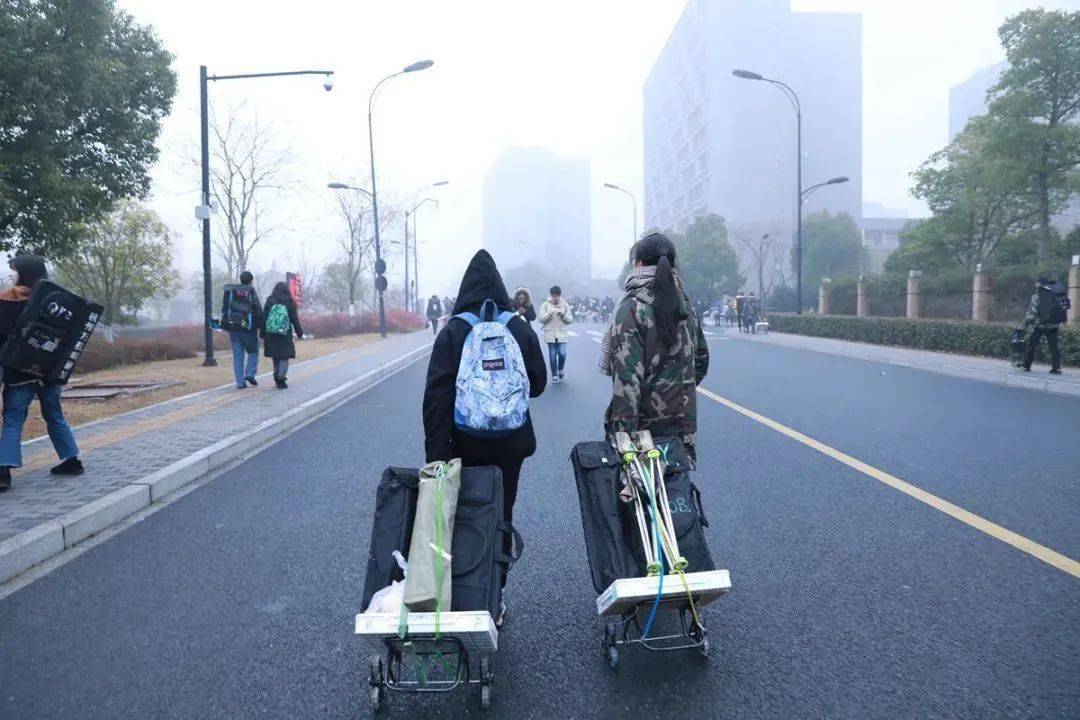 美术考生的心酸艺考之路,美术生该不该知晓艺考过程