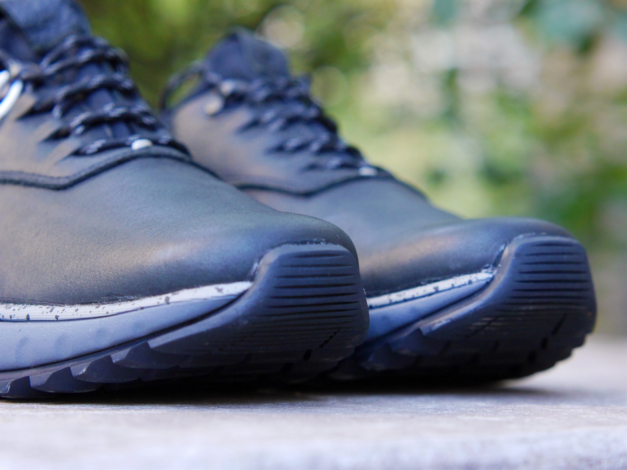 小米入侵皮鞋市场,商场实体店几千元的真皮皮鞋它只卖369