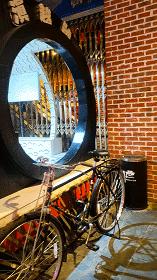 昆明的网红小吃街在哪里,昆明网红小吃城千千烧花甲粉