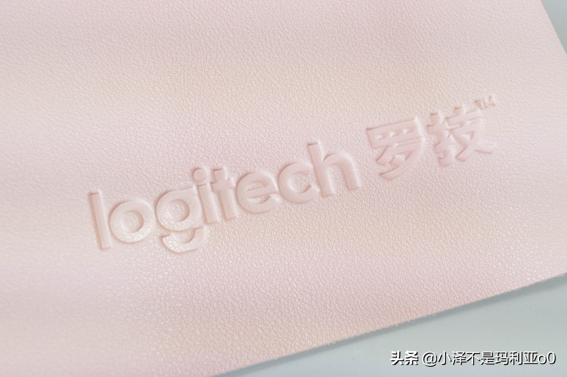 桌面好物分享学生党,罗技popkeys键盘套装