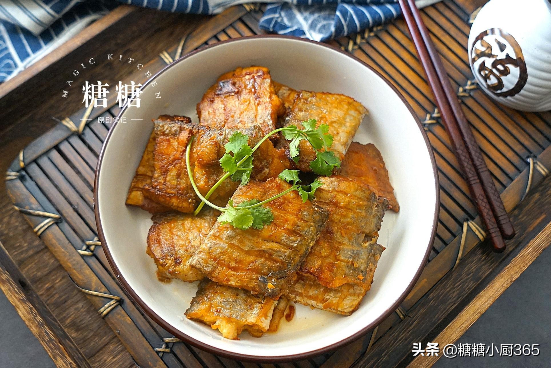 煎带鱼不粘锅不破皮怎么回事,煎带鱼不掉皮的五个妙招