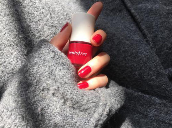 怀孕到底能不能用平时的化妆品 (怀孕要不要远离化妆品)