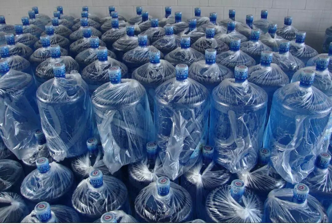 自来水桶装水纯净水到底哪种水好,桶装水瓶装水哪个合适