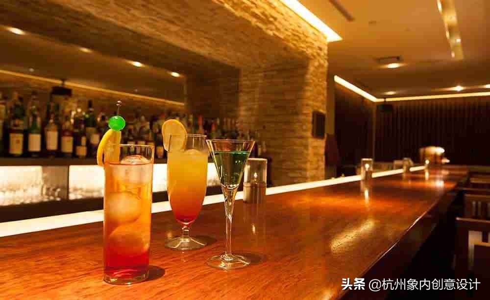 酒店酒馆区别,酒店里的酒吧