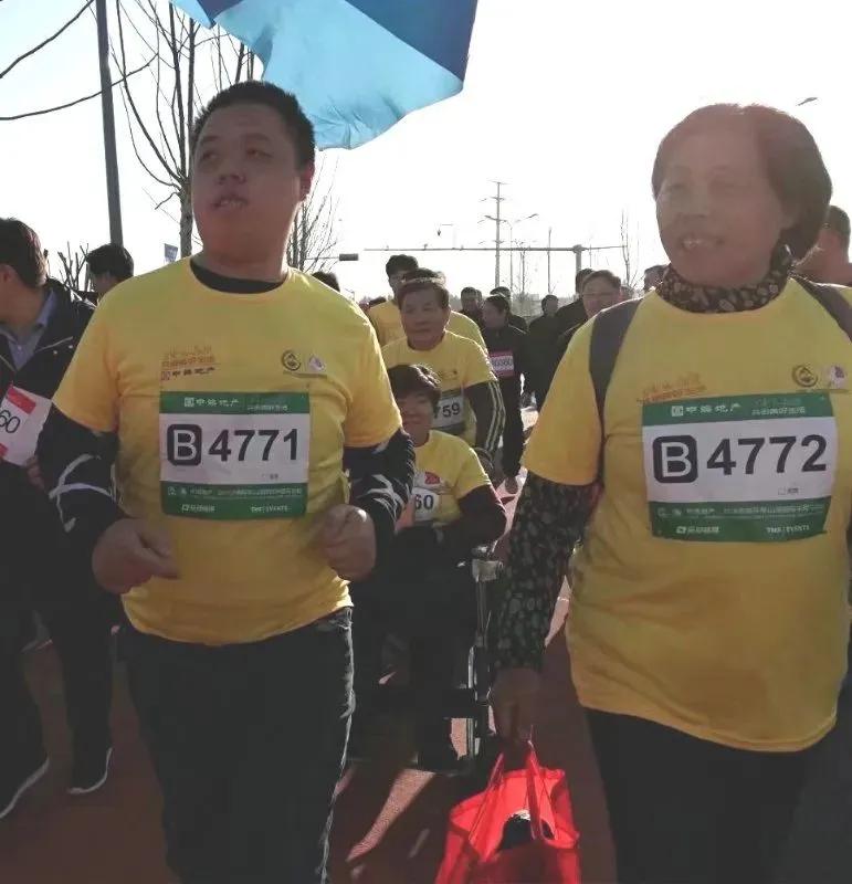 山东，拉扯两个特殊孩子的单亲妈妈病倒入院，一场爱心接力赛上演