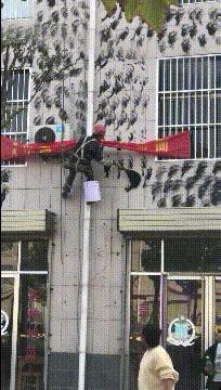 高铁上一位阿姨,高铁40岁老阿姨踢我怎么办