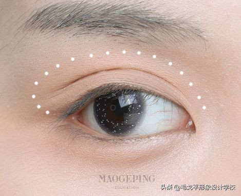 初学画眉毛步骤单眼皮眼妆,新手如何画眉和眼妆