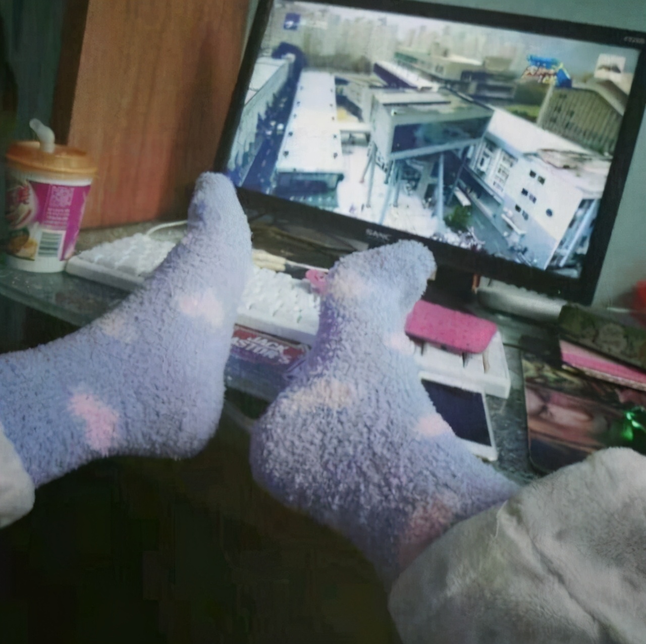 求帮忙p图搞笑,求ps大神帮忙p图搞笑