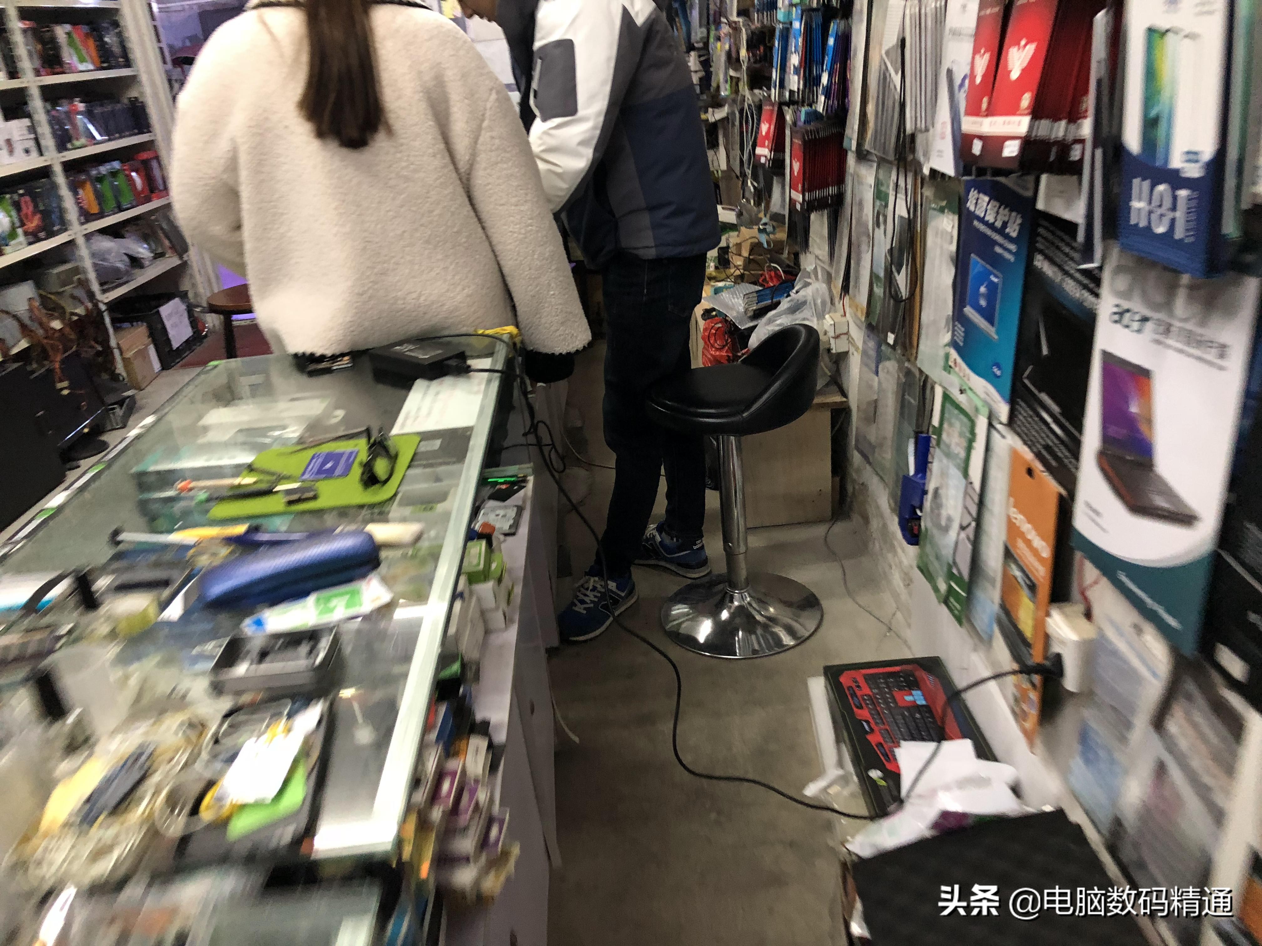 贫困大学生买不起电脑，她又不接受施舍，我只能用这方法帮她了