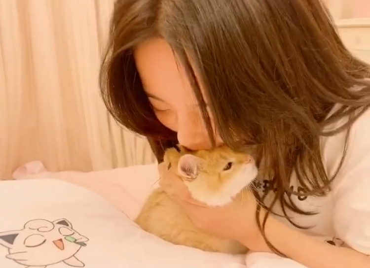 杨超越吐槽圈内人,杨超越吐槽明星