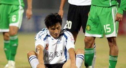 史话中超:京鄂的伤孰之过?名将被喷球霸一人仍在蹲号子