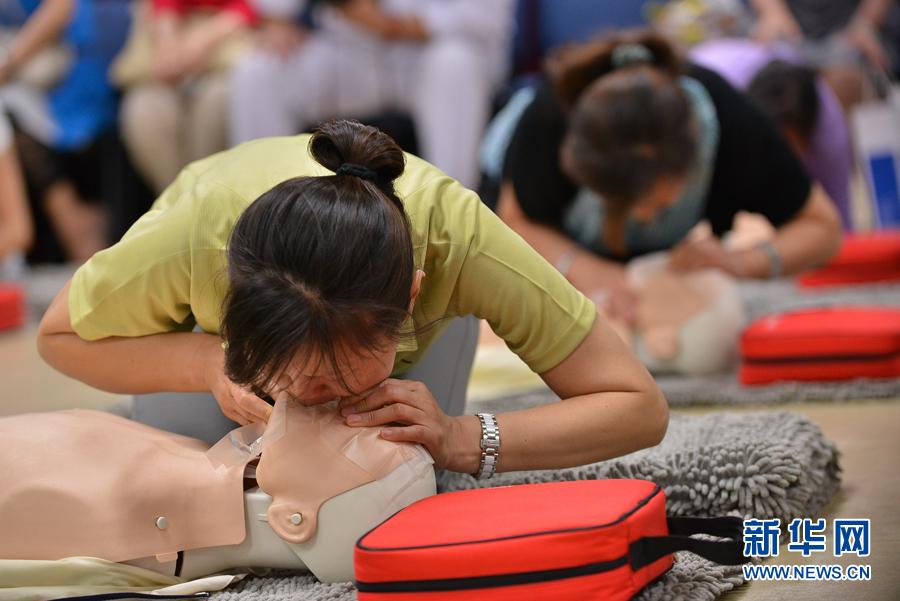 猝死有效救命时间,猝死救命神器你知道aed是什么吗